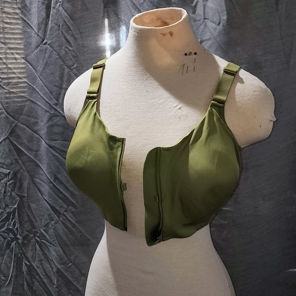2 All In Motion womens zip front sport Bras size 38c - Picture 2 of 10